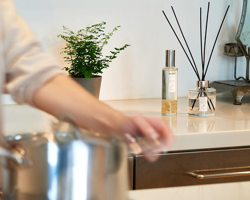 浄化 瞑想 お清めをテーマにしたLUCAS ホワイトセージ 浄化スプレー クリスタル 100ml 天然石入り